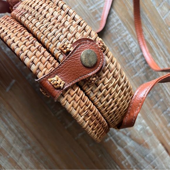 Wicker Purse Vintage Style - Picture 3 of 4